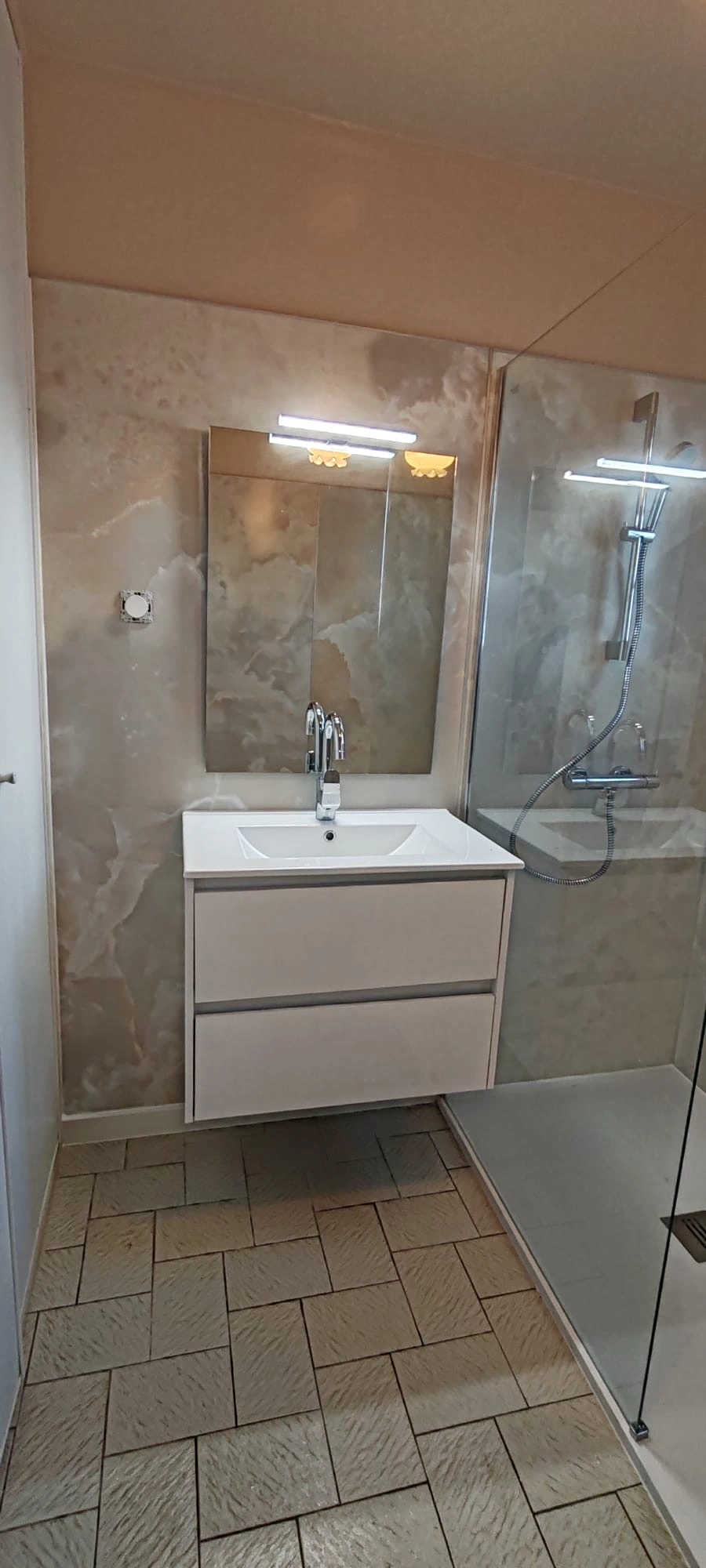 2f0b7a58-bd58-4d0d-8fb9-0ed142ecdd13